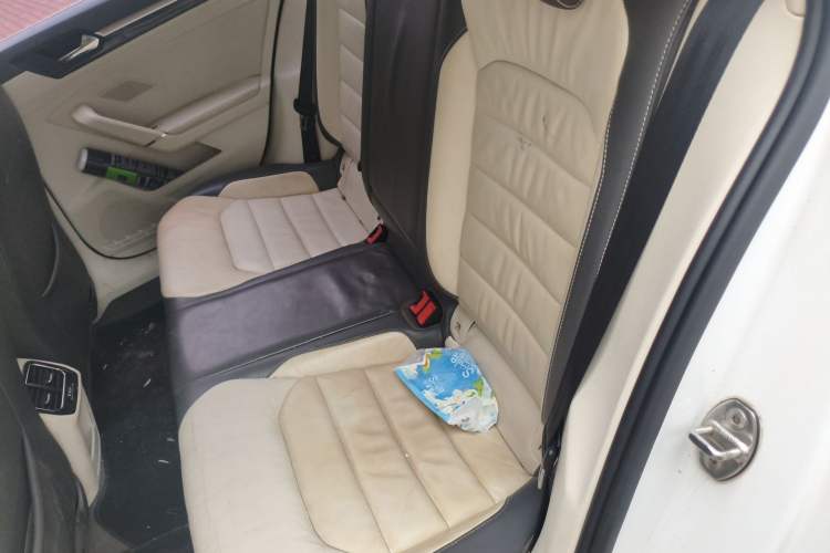 Used Volkswagen Lamando 2015 280TSI DSG Comfort Edition Left Rear Seat