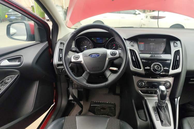 Used Ford Focus 2012 Hatchback 1.6L Automatic Fashion Edition
