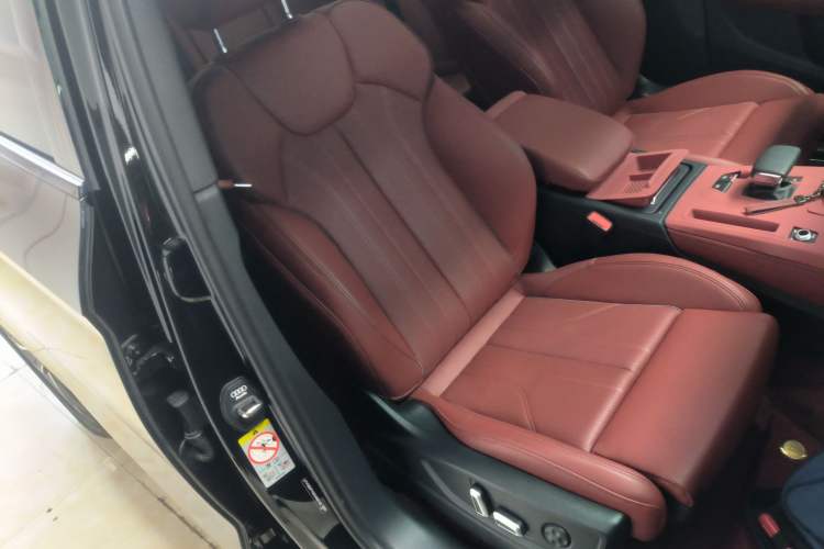 Used Audi Q5L 2025 quattro 45th Anniversary Edition 40 TFSI Luxury Dynamic Model
