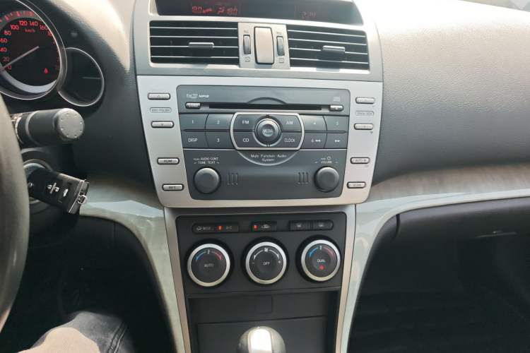 Used Mazda 6 2010 2.0L Automatic Luxury Edition Audio And AC Panel