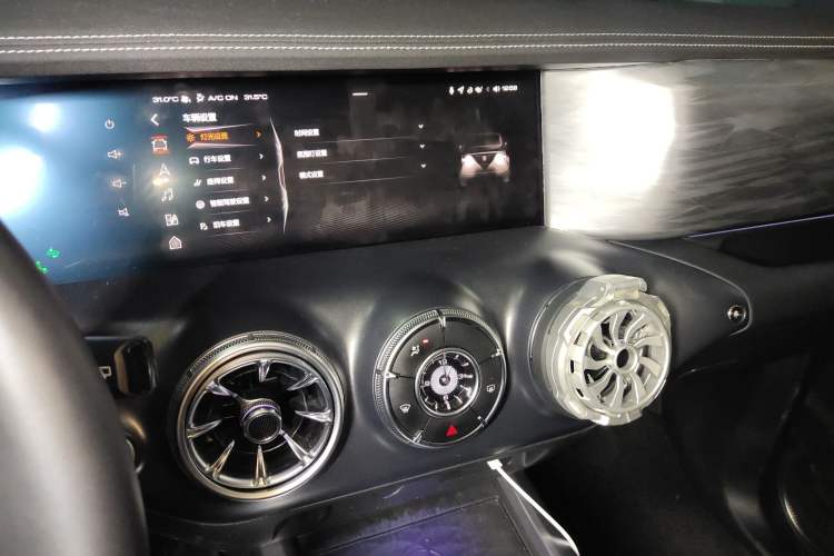 Used Tank 300 2021 City Edition 2.0T—Truly Stylish
