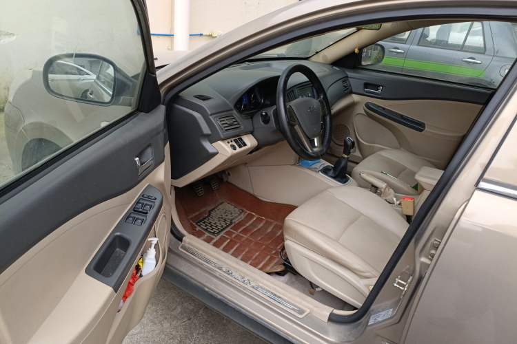 Used Chery E5 2014 1.5L Manual Youyue Model Driver Seat