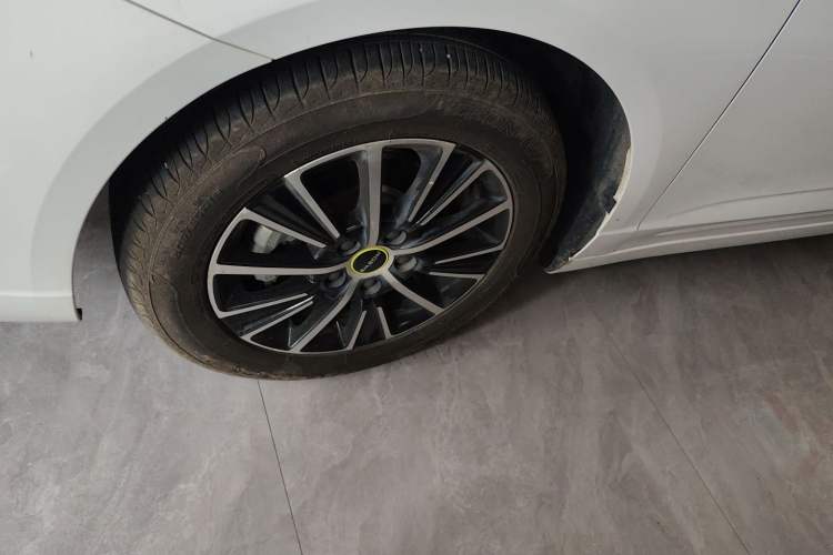 Used Roewe i5 2021 1.5L CVT Platinum Edition Exterior 4