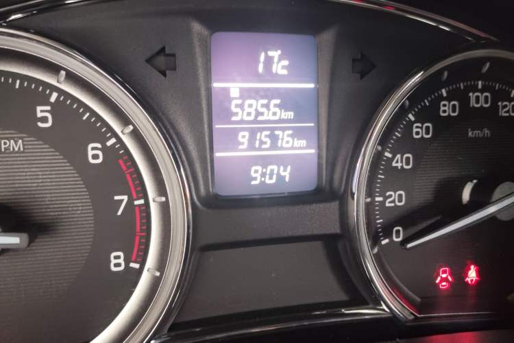 Used Suzuki Alivio 2015 1.6L Manual Comfort Model Odometer Close Up