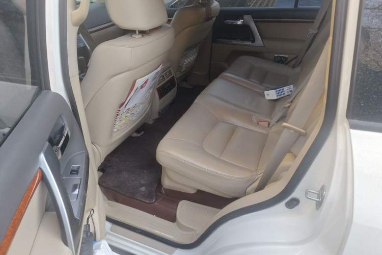 Used Toyota Land Cruiser 2012 4.0L Automatic VX Left Rear Seat