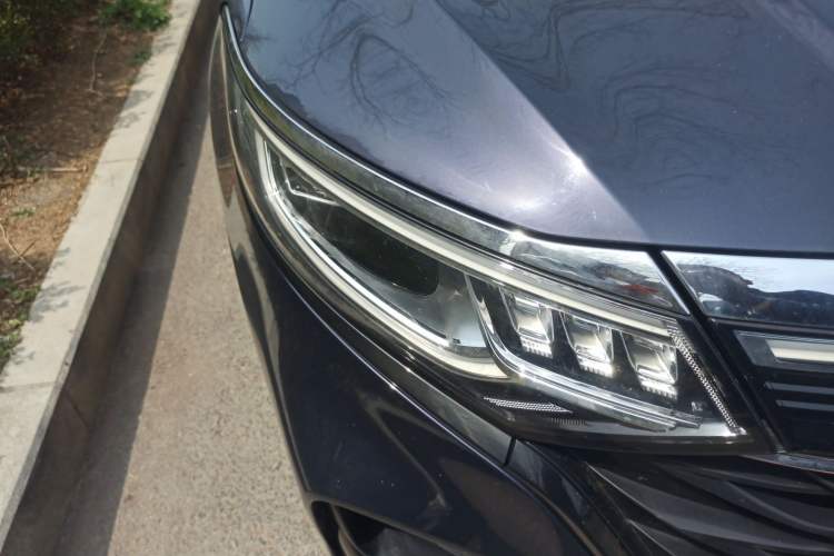 Used Roewe iMAX8 2021 400TGI Supreme Series Prestige Edition Right Front Headlight