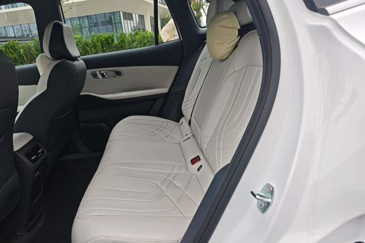 Used Geely Galaxy Xingjian 7 EM-i 2025 120km Exploration+ Version