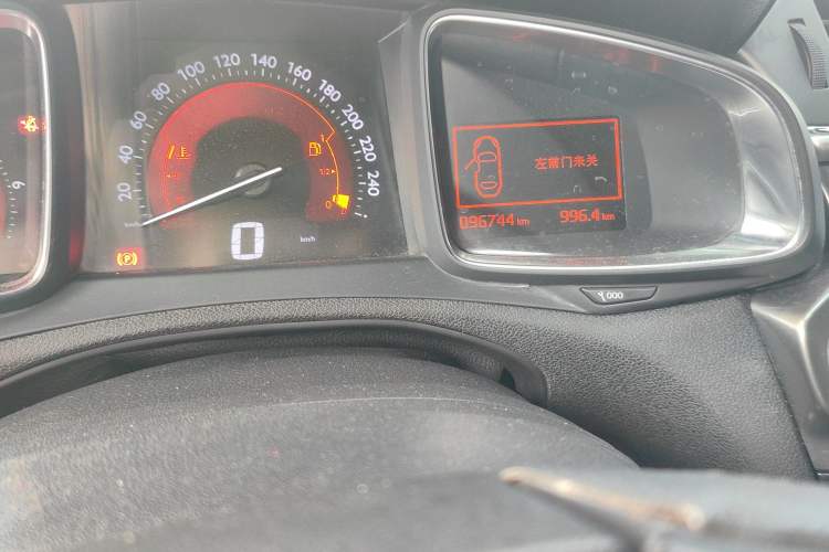 Used DS 6 2014 1.6T Luxury Edition THP160 Odometer Close Up