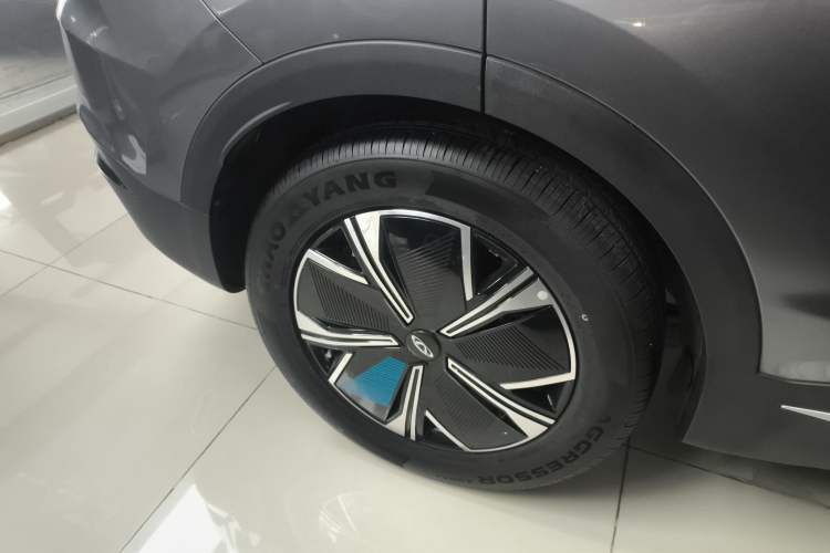 Used Chery Tiggo 7 PLUS New Energy 2023 Champion Edition 1.5T 100KM Speedy Version Right Rear Wheel Hub