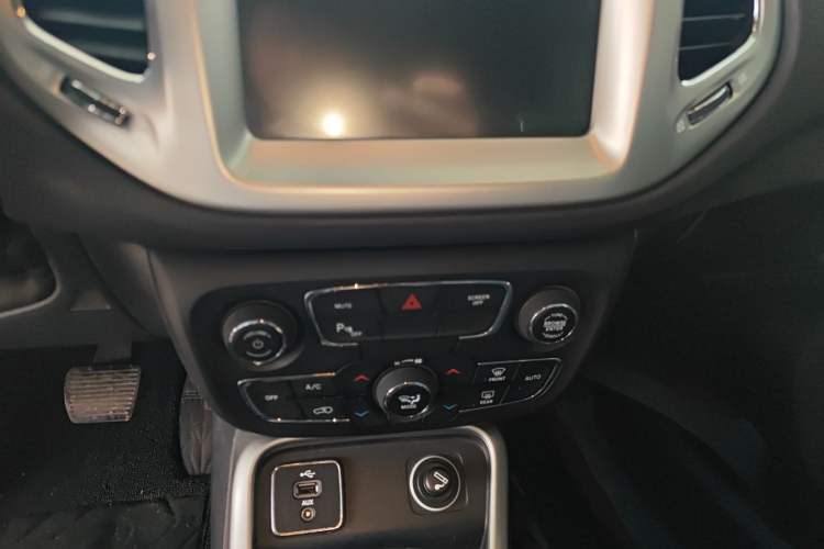 Used Jeep Compass 2017 200T Automatic Family Edition