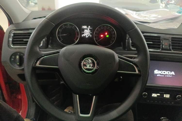 Used Skoda Rapid Spaceback 2016 Revised 1.6L Automatic Smart Drive Version
