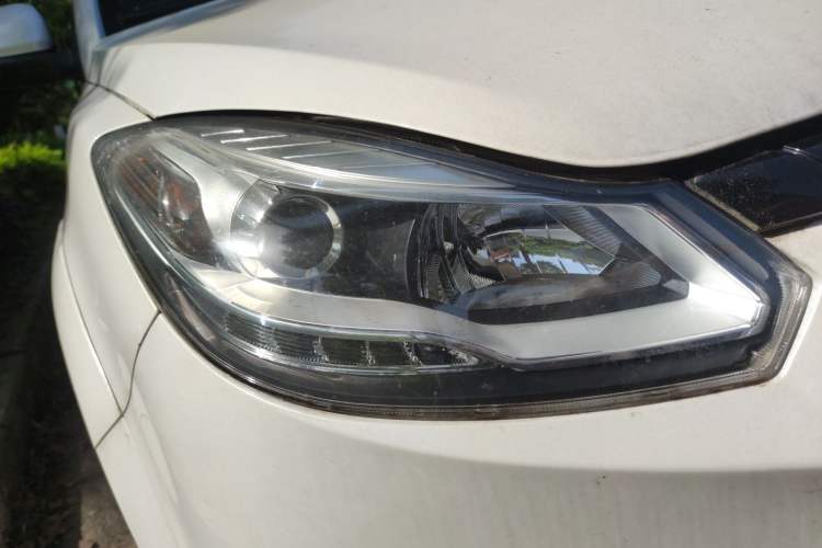 Used JMC Yusheng S350 2018 2.0T Automatic All-Wheel Drive Diesel Luxury Version with Sunroof 5 Seats
