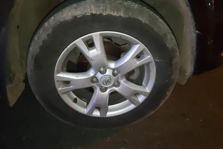 Used Toyota RAV4 2012 Luxurious Edition 2.0L Automatic All-Wheel Drive
