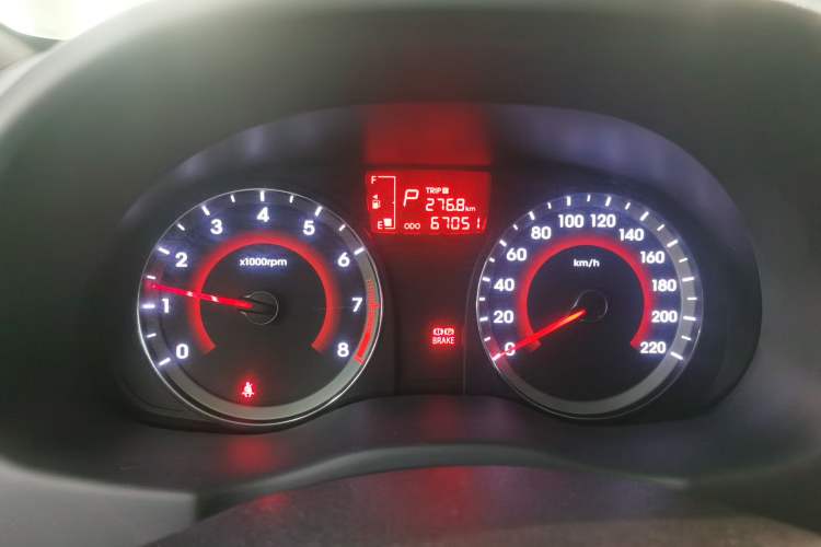 Used Hyundai Verna Ray 2014 1.6L Automatic TOP Instrument Cluster