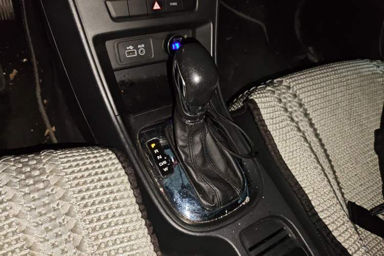 Used Roewe 360 2015 1.5L Automatic Luxury Edition Gear Lever