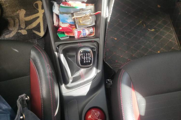 Used Hyundai Verna (new generation) 2016 1.4L Manual Cool Edition GLS Gear Lever