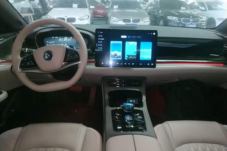 Used BYD Han 2025 DM-i Intelligent Driving Edition 125KM LiDAR Flagship Model