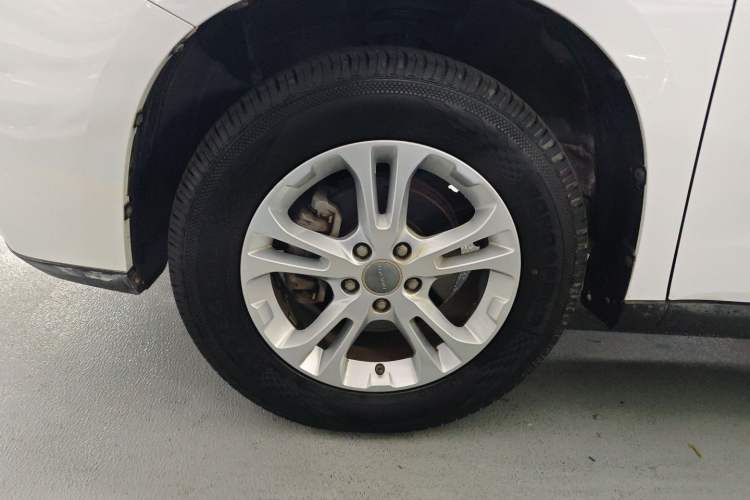 Used Haval M6 2017 1.5T Automatic Two-Wheel Drive Prestige Model Left Front Wheel Hub