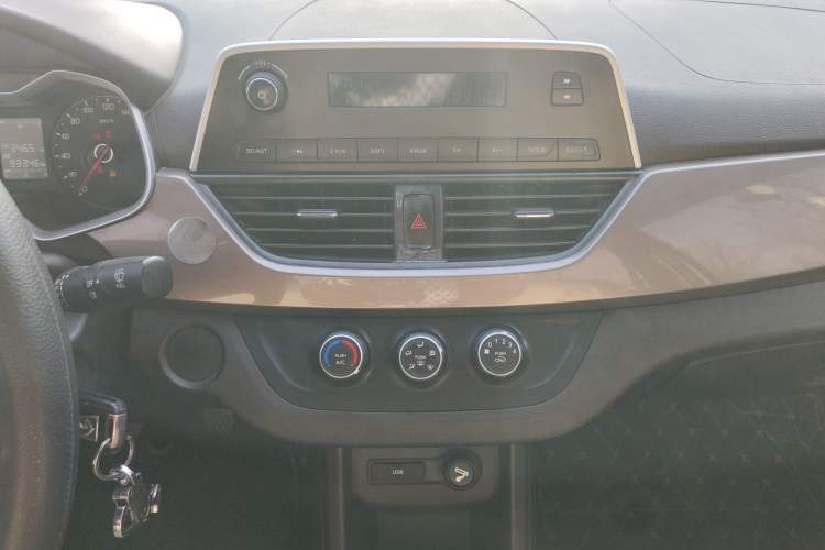 Used Baojun 310W 2017 1.5L Manual Comfort Version China V