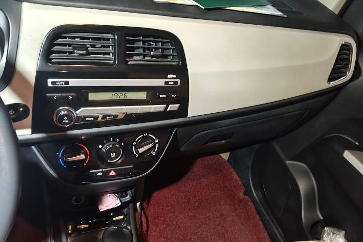 Used CHANGAN OSHAN Olisway 2013 1.4L Manual Jingyue Model
