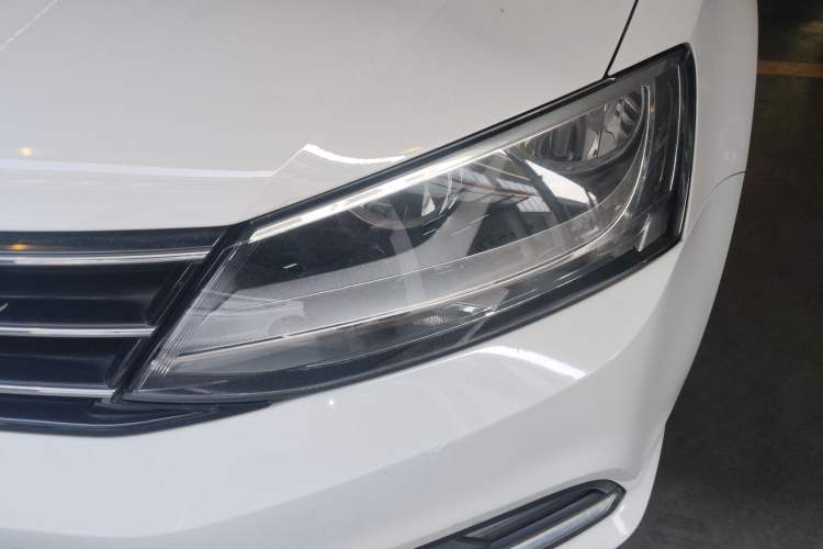 Used Volkswagen Sagitar 2018 1.6L Automatic Comfort Model Left Front Headlight