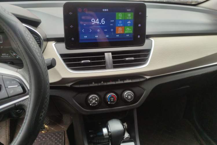 Used Baojun 360 2019 1.5L CVT Elite Version China VI Audio And AC Panel