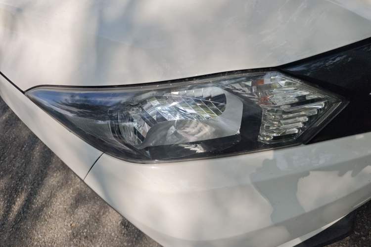 Used Honda Vezel 2016 1.8L CVT Front-Wheel Drive Pioneer Edition Right Front Headlight