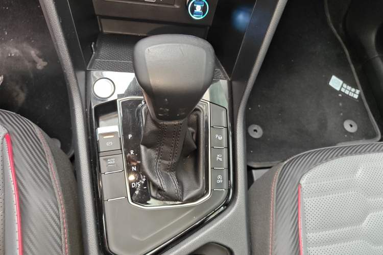 Used Volkswagen Tiguan L 2023 330TSI Automatic Two-Wheel Drive R-Line Flagship Edition Gear Lever