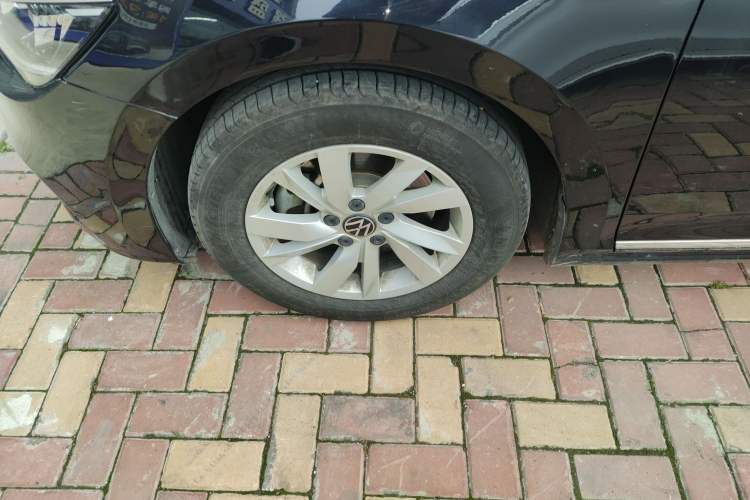 Used Volkswagen Passat 2020 Revised Version 280TSI Business Edition China VI Standard Left Front Wheel Hub