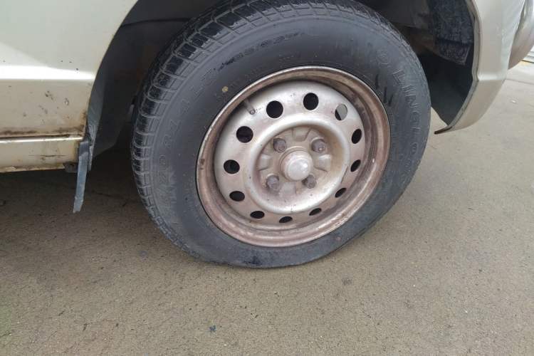 Used Wuling Rongguang 2014 1.5L S Standard Version