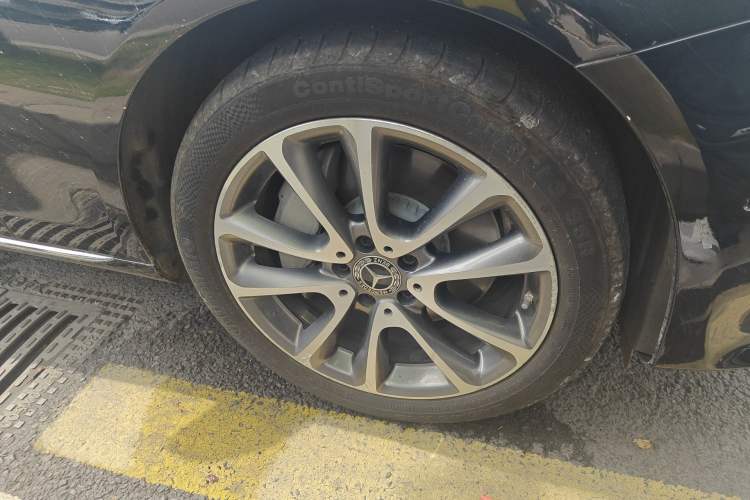 Used Mercedes-Benz E-Class 2019 Restyled E 300 L Luxury Edition Right Front Wheel Hub