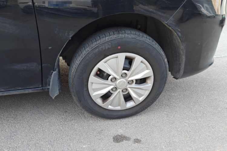 Used JAC Refine M3 2022 PLUS 1.8L 7-seater Standard Model Right Front Wheel Hub