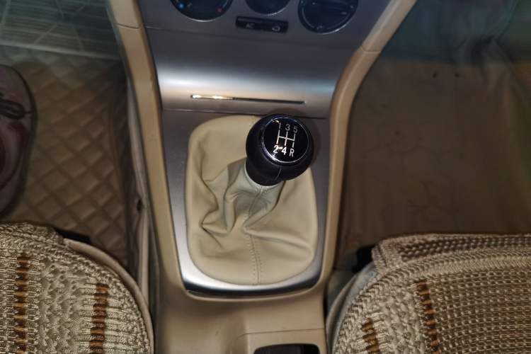 Used Volkswagen Passat 2005 2.0L Manual Value Edition
