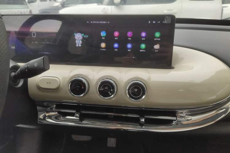 Used Wuling Bingo 2023 333 km Lingxi Connected+ Version Audio And AC Panel