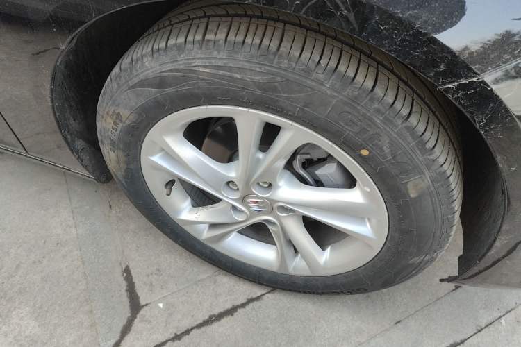 Used Buick Regal 2024 Revised 25T Ultra-Comfort Edition Right Front Wheel Hub