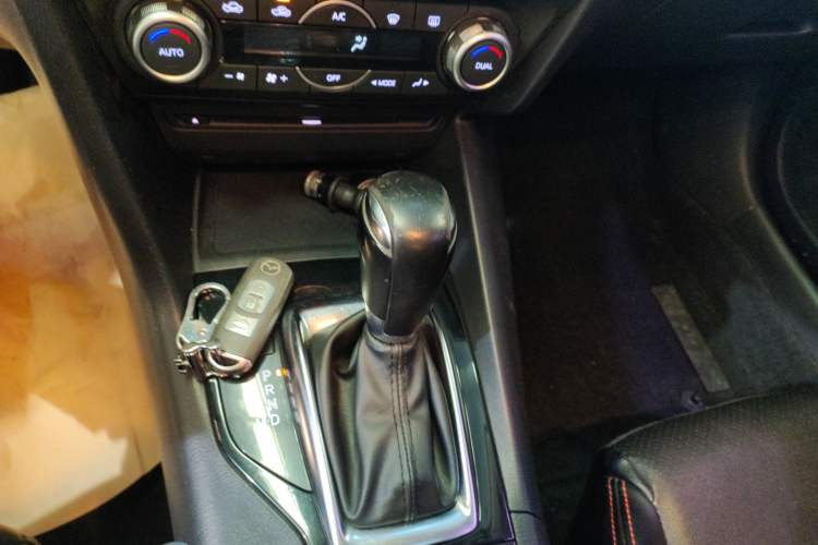 Used Mazda 3 Axela 2014 Sedan 1.5L Automatic Luxury Model Gear Lever