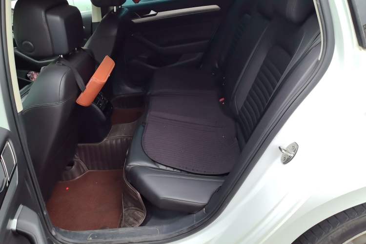 Used Volkswagen Variant 
