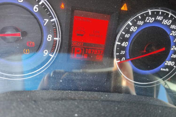 Used Infiniti G Series 2009 G37 Odometer Close Up