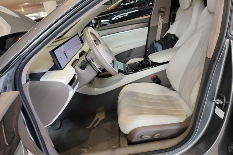 Used IM L7 2022 Dynamic Model Left Front Seat