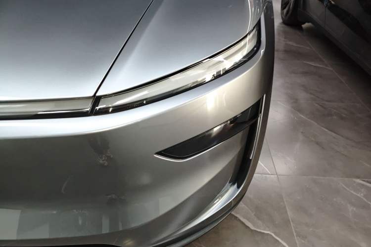 Used Tesla Model Y 2025 Rear-Wheel-Drive Version Left Front Headlight