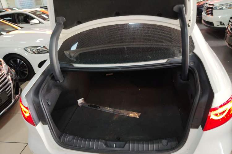 Used Jaguar XFL 2019 XFL 2.0T 200PS Two-Wheel-Drive Luxury Edition
