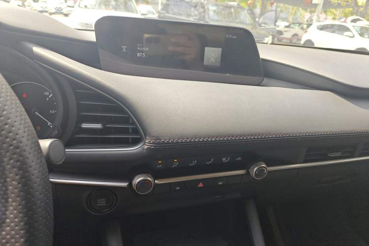 Used Mazda 3 Axela 2023 2.0L Automatic Zhiqing Edition Audio And AC Panel