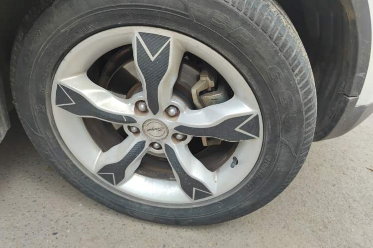 Used Zotye Domy X5 2015 1.5T CVT ZhiXian Model China IV Standard Right Front Wheel Hub
