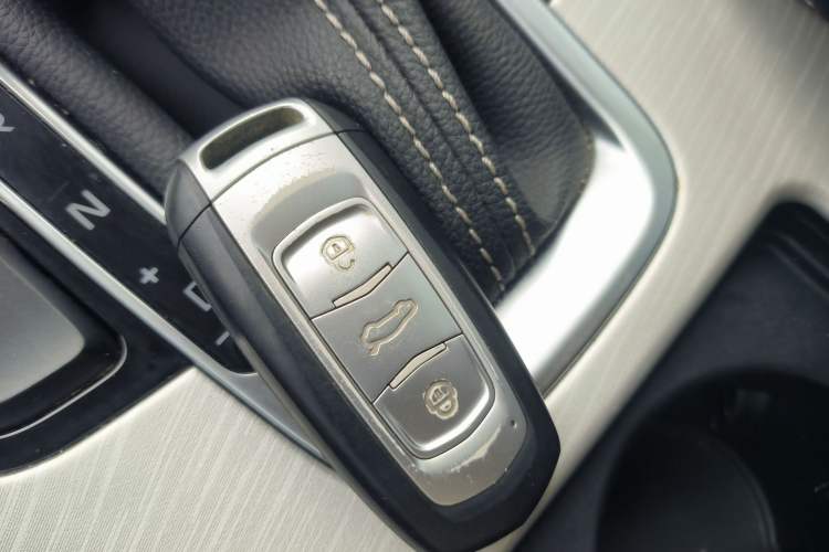 Used Geely Auto Emgrand X7 Sport 2018 1.8TD Automatic Two-Wheel Drive Smart Connect 4G Internet Edition