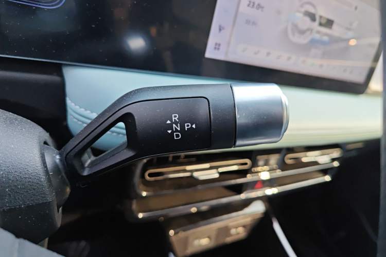 Used Geometry E Firefly 2024 401km Starlight