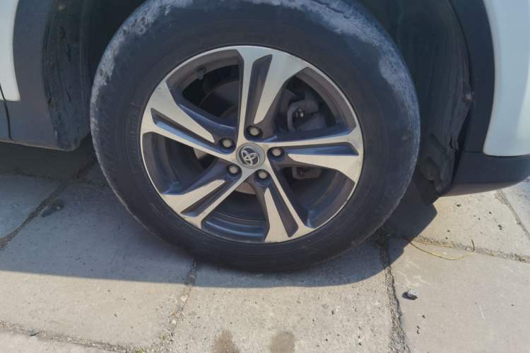 Used Toyota RAV4 2015 2.0L CVT Two-Wheel Drive Urban Edition
