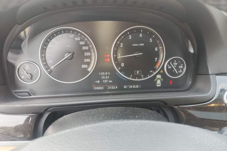 Used BMW 5 Series 2013 525Li Luxury Model
