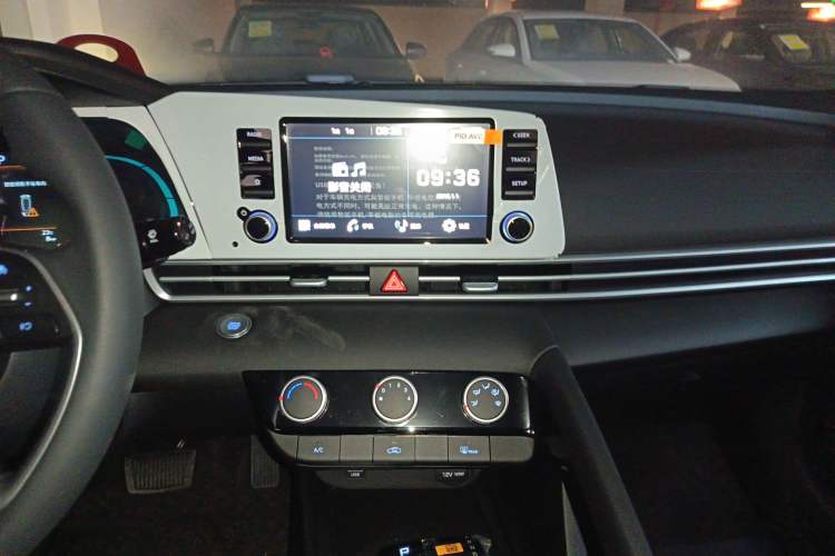 Used Hyundai Elantra 2023 1.5L CVT GLX Elite Edition Audio And AC Panel