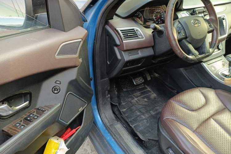 Used Land X7 2015 2.0T Panoramic Prestige Edition Driver Seat