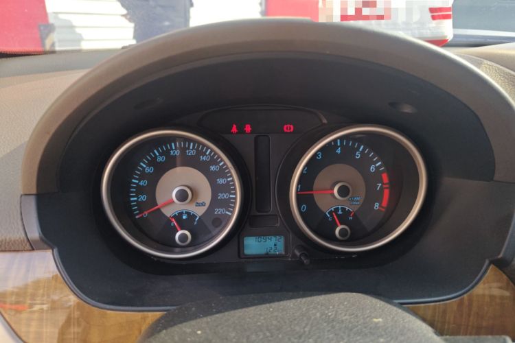 Used Buick Excelle 2015 1.5L Manual Classic Trim
